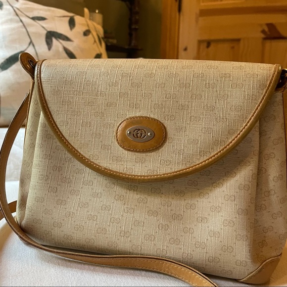 Gucci Signature Canvas Leather Trim Vintage Shoulder/Crossbody - Picture 1 of 13